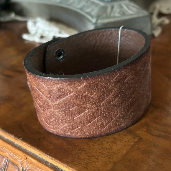 Hand-Tooled Leather Bracelet - Picture 2 of 8